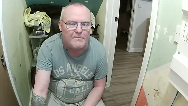 Snapshot of FriendlyDave chatting on 02-08-25, 06:01 FriendlyDave online show from 02-08-25, 06:01