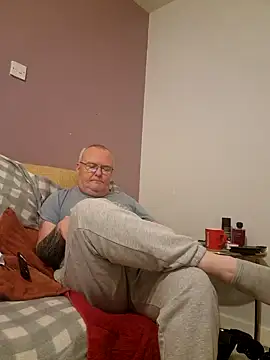 Snapshot of FriendlyDave chatting on 02-08-25, 11:55 FriendlyDave online show from 02-08-25, 11:55