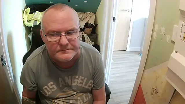 Snapshot of FriendlyDave chatting on 02-09-25, 10:20 FriendlyDave online show from 02-09-25, 10:20