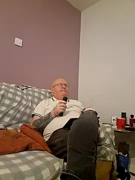 Snapshot of FriendlyDave chatting on 02-12-25, 09:33 FriendlyDave online show from 02-12-25, 09:33