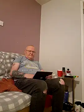 Snapshot of FriendlyDave chatting on 02-13-25, 10:22 FriendlyDave online show from 02-13-25, 10:22