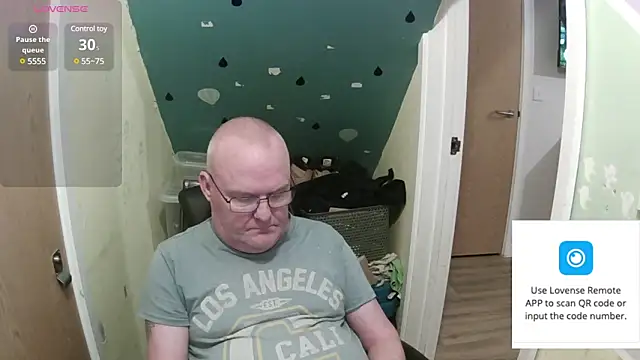 Snapshot of FriendlyDave chatting on 02-14-25, 07:23 FriendlyDave online show from 02-14-25, 07:23