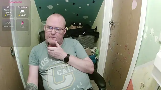 Snapshot of FriendlyDave chatting on 02-16-25, 03:16 FriendlyDave online show from 02-16-25, 03:16