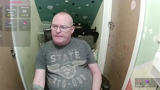 Snapshot of FriendlyDave chatting on 02-17-25, 10:18 FriendlyDave online show from 02-17-25, 10:18