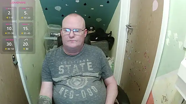 Snapshot of FriendlyDave chatting on 02-18-25, 06:26 FriendlyDave online show from 02-18-25, 06:26