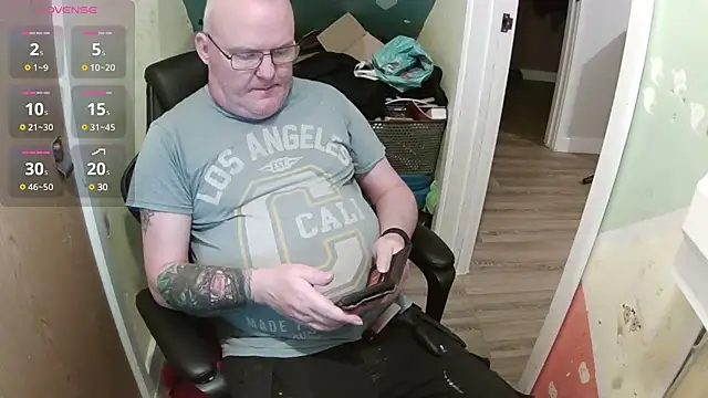 Snapshot of FriendlyDave chatting on 02-21-25, 07:32 FriendlyDave online show from 02-21-25, 07:32