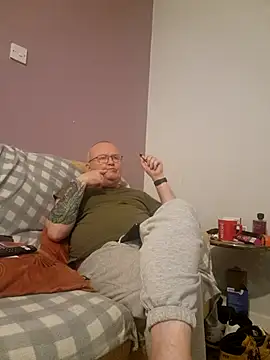 Snapshot of FriendlyDave chatting on 02-25-25, 09:24 FriendlyDave online show from 02-25-25, 09:24