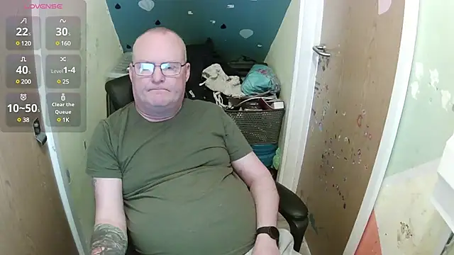 Snapshot of FriendlyDave chatting on 02-26-25, 11:20 FriendlyDave online show from 02-26-25, 11:20