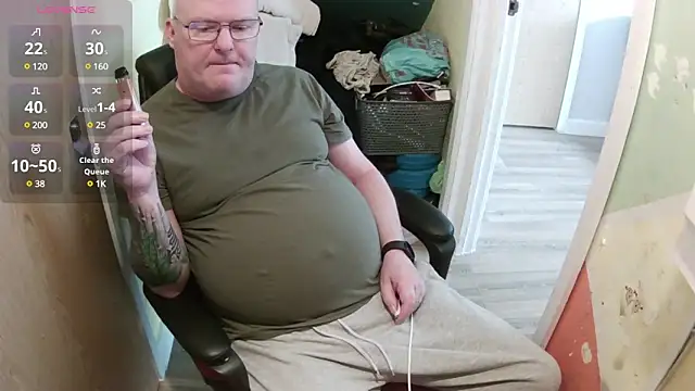 Snapshot of FriendlyDave chatting on 03-08-25, 10:54 FriendlyDave online show from 03-08-25, 10:54