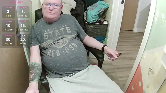 Snapshot of FriendlyDave chatting on 03-08-25, 07:31 FriendlyDave online show from 03-08-25, 07:31