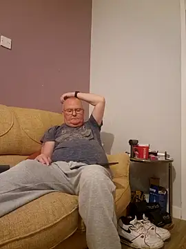 Snapshot of FriendlyDave chatting on 03-08-25, 10:34 FriendlyDave online show from 03-08-25, 10:34