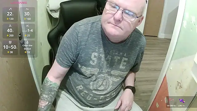 Snapshot of FriendlyDave chatting on 03-09-25, 06:43 FriendlyDave online show from 03-09-25, 06:43