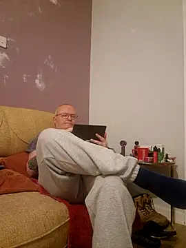 Snapshot of FriendlyDave chatting on 03-11-25, 09:37 FriendlyDave online show from 03-11-25, 09:37