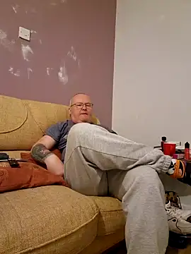 Snapshot of FriendlyDave chatting on 03-12-25, 10:28 FriendlyDave online show from 03-12-25, 10:28