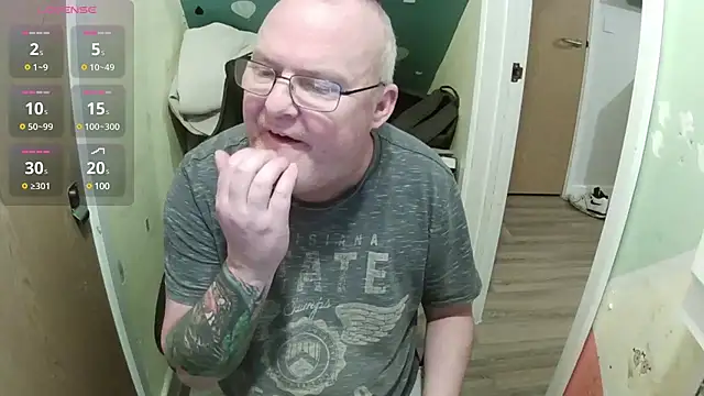 Snapshot of FriendlyDave chatting on 03-13-25, 06:56 FriendlyDave online show from 03-13-25, 06:56