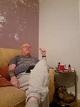 Snapshot of FriendlyDave chatting on 03-14-25, 12:21 FriendlyDave online show from 03-14-25, 12:21