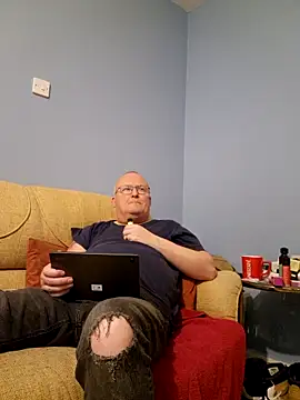 Snapshot of FriendlyDave chatting on 03-17-25, 09:23 FriendlyDave online show from 03-17-25, 09:23