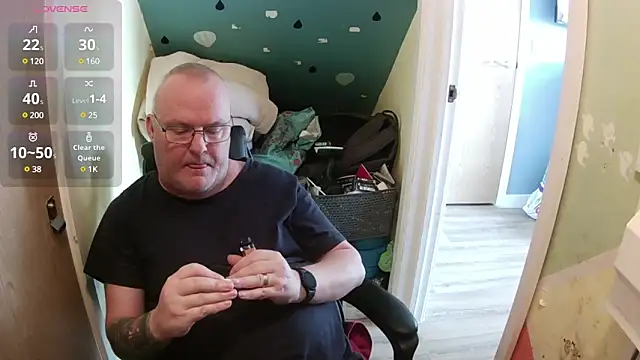 Snapshot of FriendlyDave chatting on 03-20-25, 01:59 FriendlyDave online show from 03-20-25, 01:59