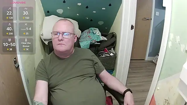 Snapshot of FriendlyDave chatting on 03-20-25, 07:14 FriendlyDave online show from 03-20-25, 07:14