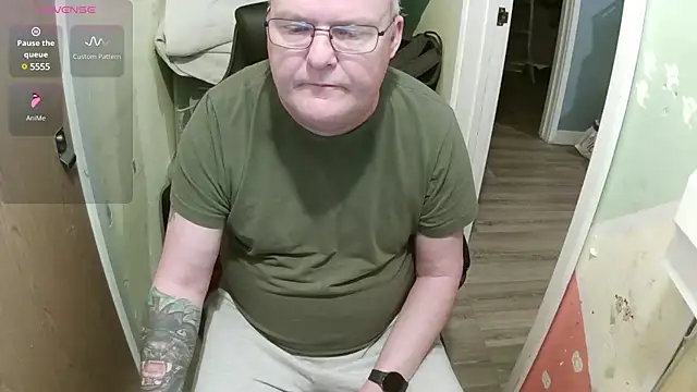 Snapshot of FriendlyDave chatting on 03-22-25, 06:00 FriendlyDave online show from 03-22-25, 06:00