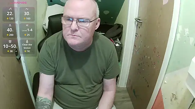 Snapshot of FriendlyDave chatting on 03-22-25, 01:41 FriendlyDave online show from 03-22-25, 01:41