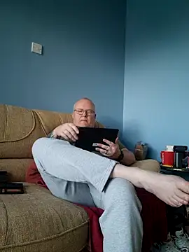 Snapshot of FriendlyDave chatting on 03-23-25, 07:31 FriendlyDave online show from 03-23-25, 07:31