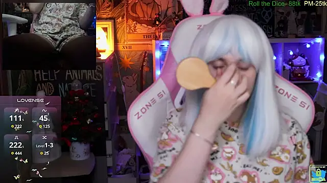 Snapshot of ShiroiFubuki chatting on 12-12-24, 05:48 ShiroiFubuki online show from 12-12-24, 05:48