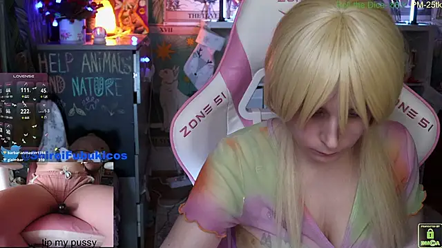 Snapshot of ShiroiFubuki chatting on 12-22-24, 07:42 ShiroiFubuki online show from 12-22-24, 07:42