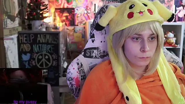 Snapshot of ShiroiFubuki chatting on 02-01-25, 08:37 ShiroiFubuki online show from 02-01-25, 08:37