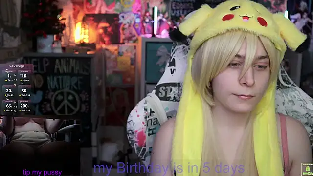 Snapshot of ShiroiFubuki chatting on 02-16-25, 02:21 ShiroiFubuki online show from 02-16-25, 02:21