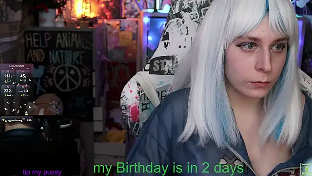 Snapshot of ShiroiFubuki chatting on 02-18-25, 08:25 ShiroiFubuki online show from 02-18-25, 08:25