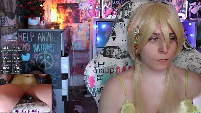 Snapshot of ShiroiFubuki chatting on 03-04-25, 03:59 ShiroiFubuki online show from 03-04-25, 03:59