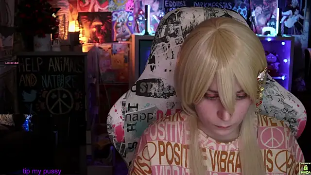 Snapshot of ShiroiFubuki chatting on 03-07-25, 06:33 ShiroiFubuki online show from 03-07-25, 06:33