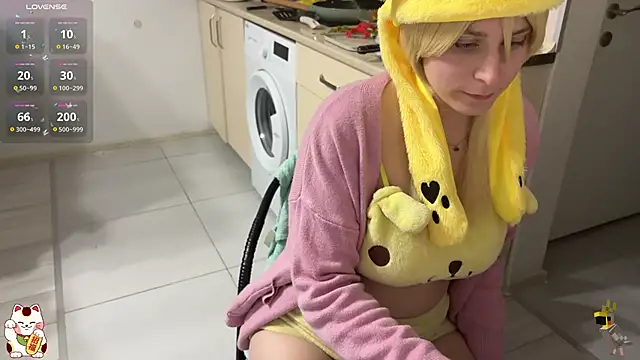 Snapshot of ShiroiFubuki chatting on 12-13-25, 07:53 ShiroiFubuki online show from 12-13-25, 07:53