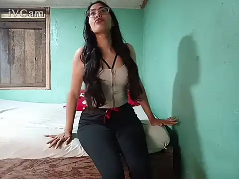 Sandy hot2000 online show from 03-17-25, 02:34