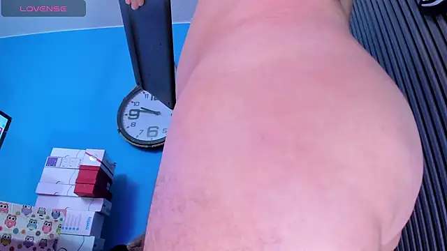 Snapshot of Patty_jenkinss_ chatting on 02-21-25, 03:23 Patty jenkinss  online show from 02-21-25, 03:23