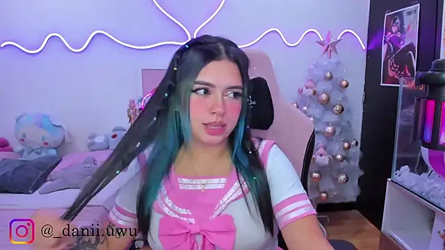 CuteDani  online show from 11-27-25, 06:15