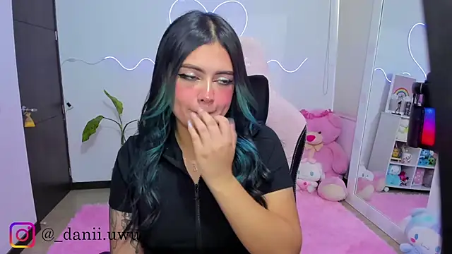 CuteDani  online show from 02-11-26, 11:59