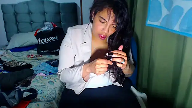 AmaraRoberts420 online show from 01-15-26, 05:01