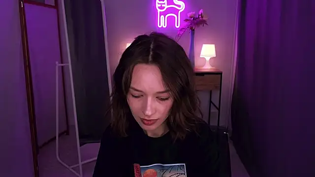 Snapshot of VivianLy_ chatting on 02-14-25, 09:56 VivianLy online show from 02-14-25, 09:56