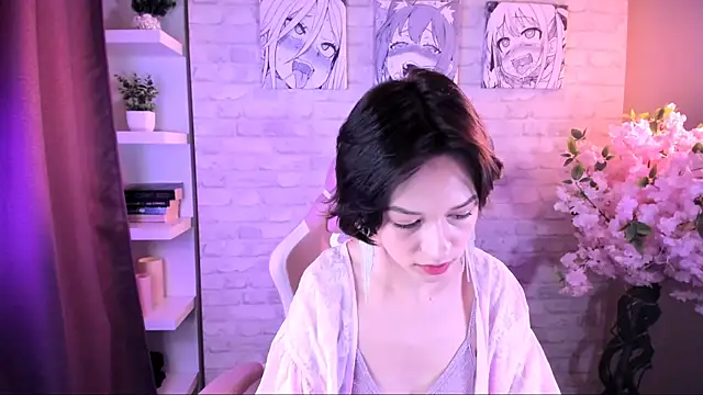 VivianLy  online show from 12-20-25, 11:50