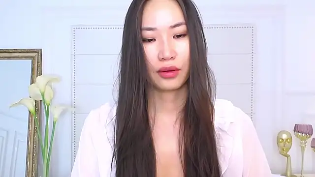 NaomiYuu online show from 01-20-25, 02:43