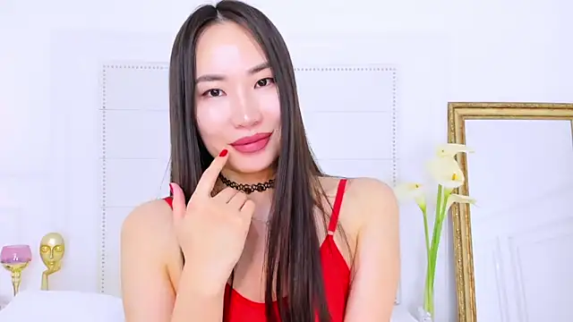 NaomiYuu online show from 03-22-25, 05:39