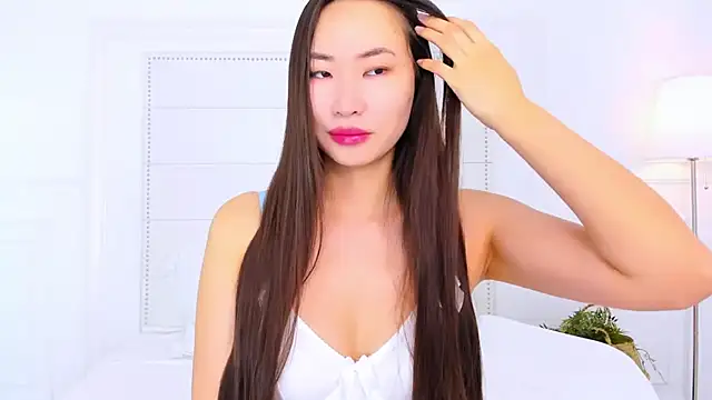 NaomiYuu online show from 11-07-25, 02:44