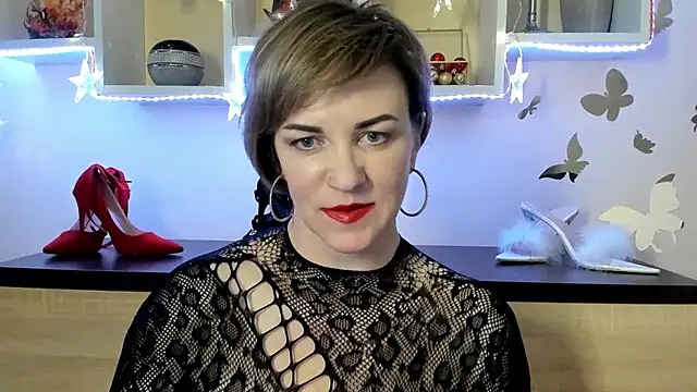 Snapshot of feliziaDesire chatting on 02-27-25, 12:02 feliziaDesire online show from 02-27-25, 12:02