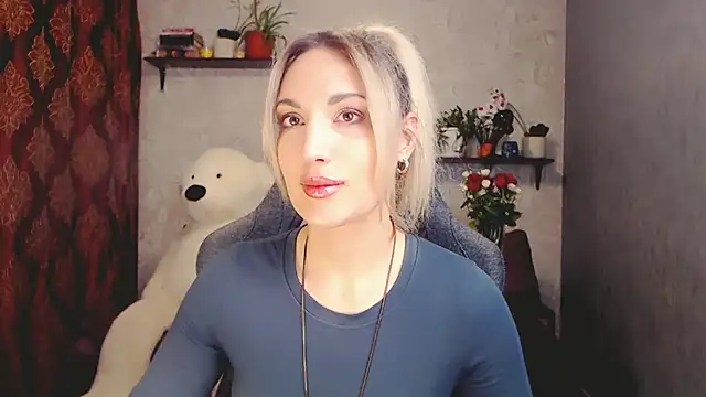 MillaXQueen online show from 03-10-25, 02:16