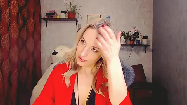 MillaXQueen online show from 03-15-25, 05:15