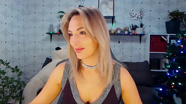 MillaXQueen online show from 12-14-25, 07:25