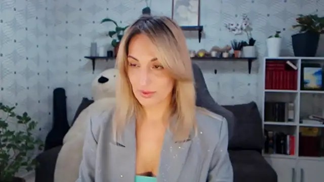 MillaXQueen online show from 02-11-26, 03:50