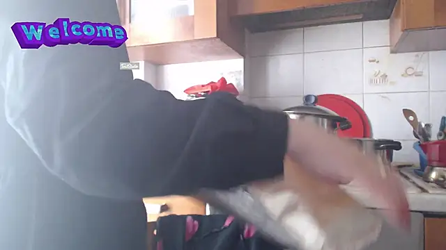 Snapshot of martachatte chatting on 02-28-25, 10:41 martachatte online show from 02-28-25, 10:41